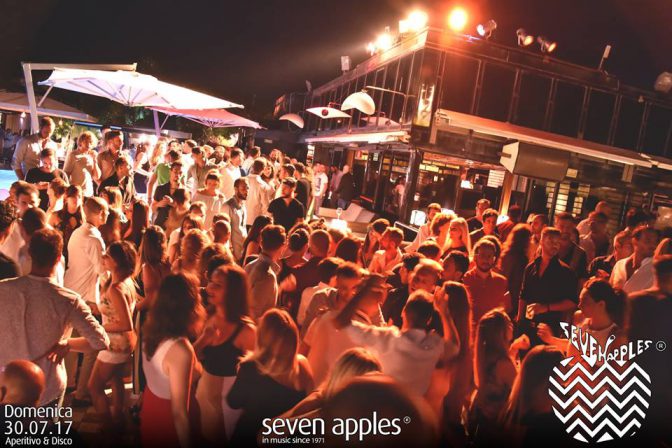 discoteca domenica seven apples